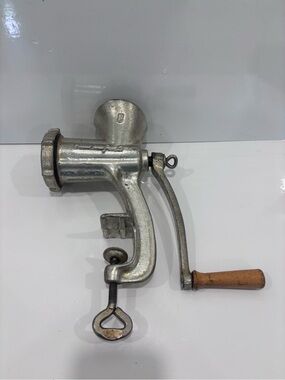 Universal No. 2 Cast Iron Hand Crank Meat Grinder USA Made Vintage